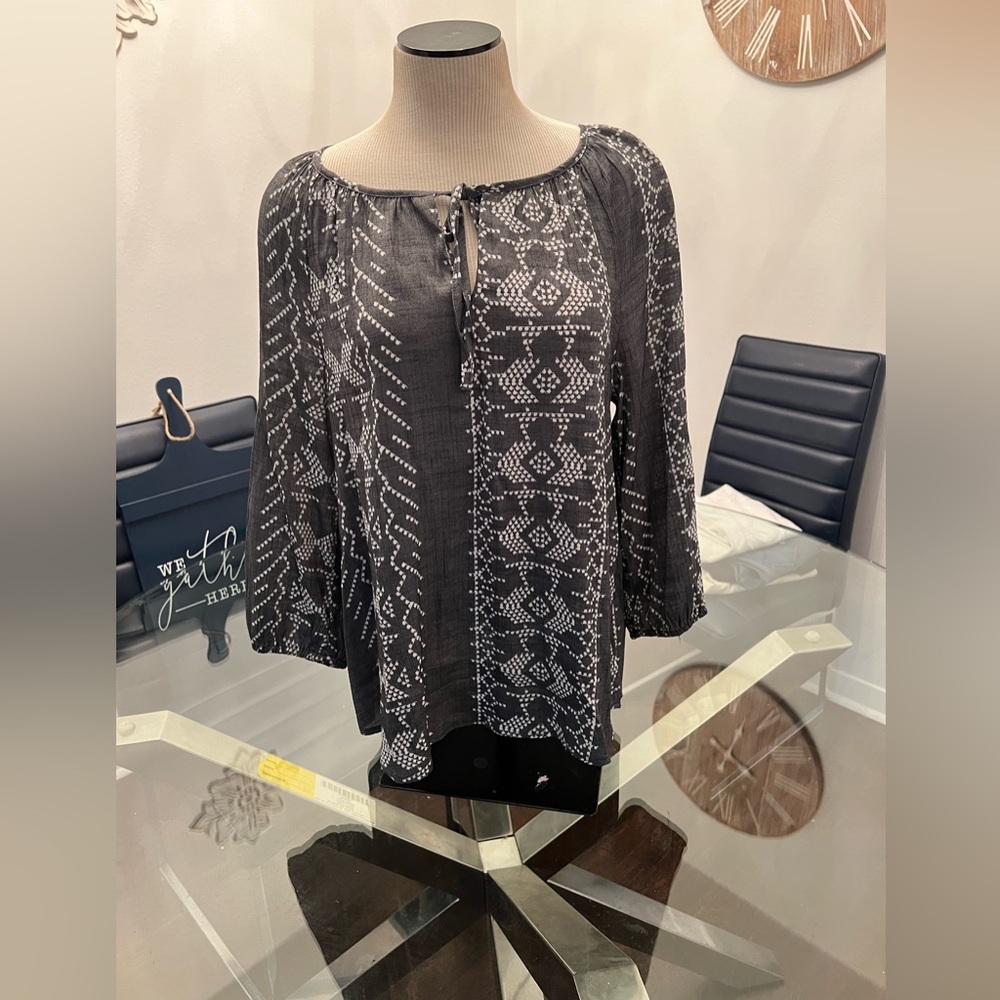 FredDavid blouse- beautiful top. Great quality.
